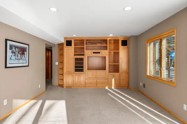 $849,900 | 447 Theis Drive, Shakopee, MN 55379