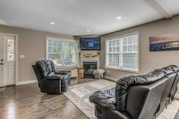 38 Riverview Road, Unit 1 Gloucester, MA 01930 - Photo 3 of 30 Gallery Image 3