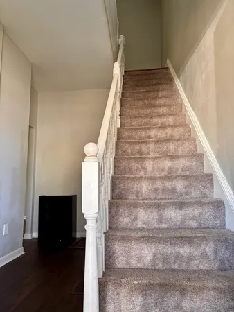 $2,800 | 620 Oneida Street, Joliet, IL 60435