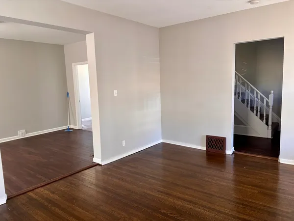 $2,800 | 620 Oneida Street, Joliet, IL 60435