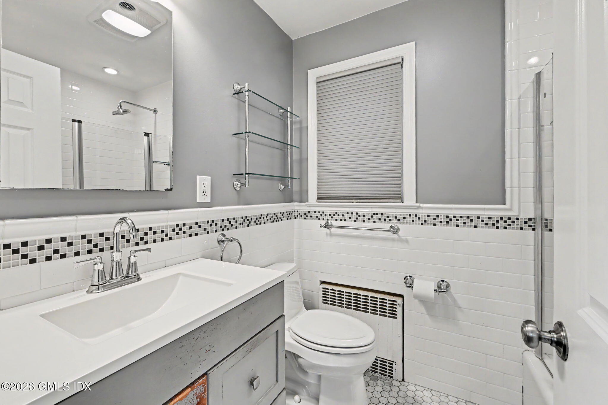 20 Meyer Place Riverside, CT 06878 - Photo 14 of 29 25-web-or-mls-20-meyer-pl