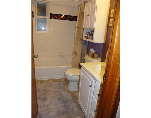 2818 Clearview Road Allison Park, PA 15101 - Photo 10 of 13 Full Bath.