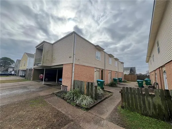 $515,000 | 813 Vouray Drive, Kenner, LA 70065