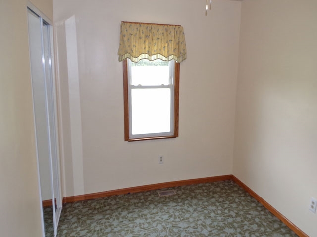 1980 Henry Sievers Road Vincennes, IN 47591 - Photo 8 of 16