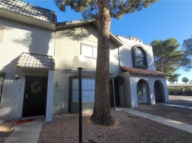 854 Stainglass Lane Las Vegas, NV 89110 - Photo 2 of 37