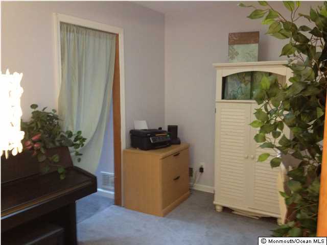 795 Hulses Corner Road Howell, NJ 07731 - Photo 9 of 22 a view of a entryway