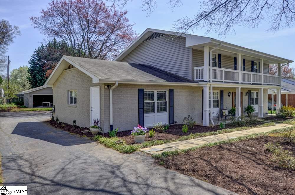109 Hialeah Road Greenville, SC 29607 - Photo 2 of 32