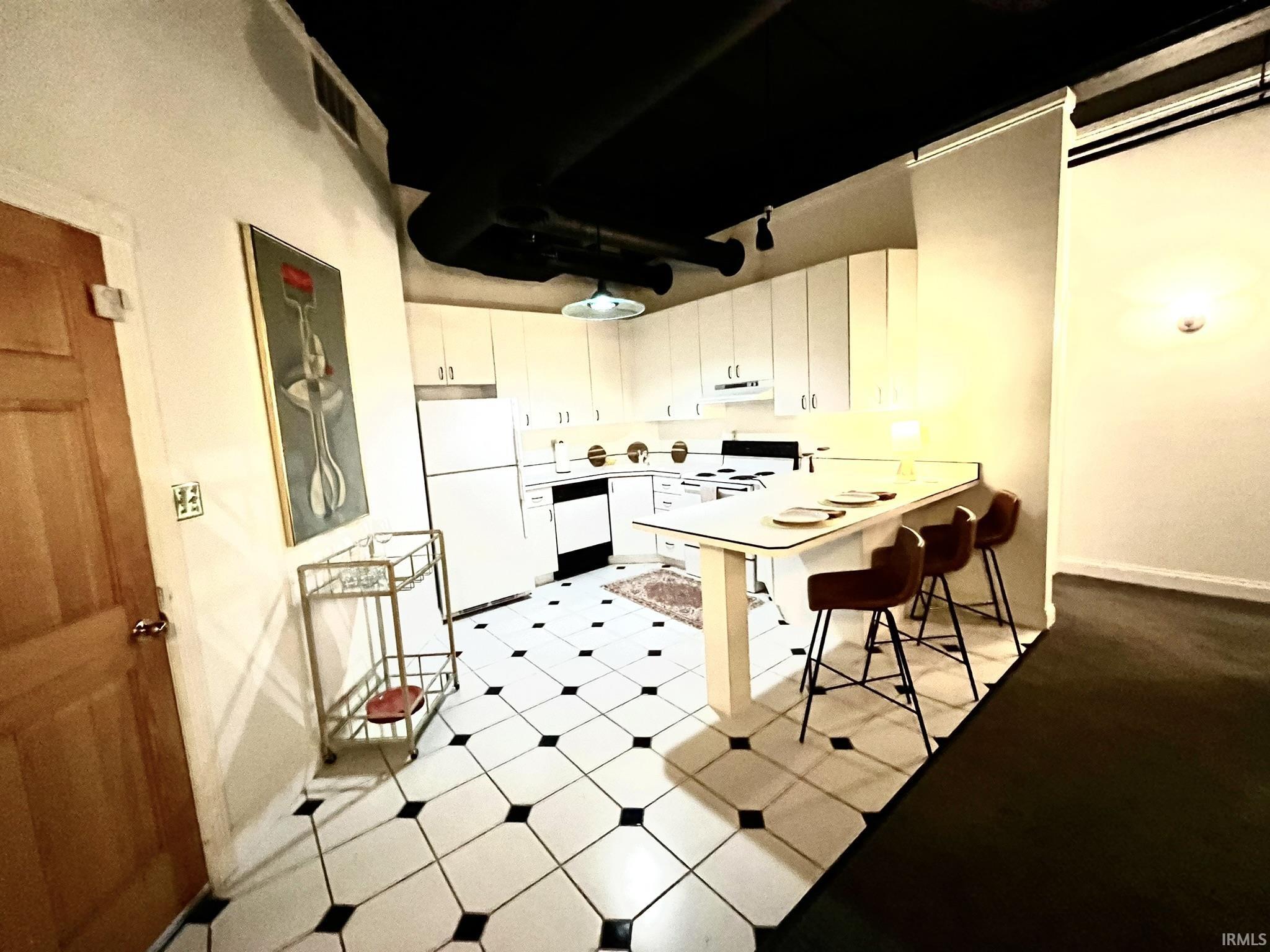 915 Main Street, Unit 601 Evansville, IN 47708 - Photo 2 of 12