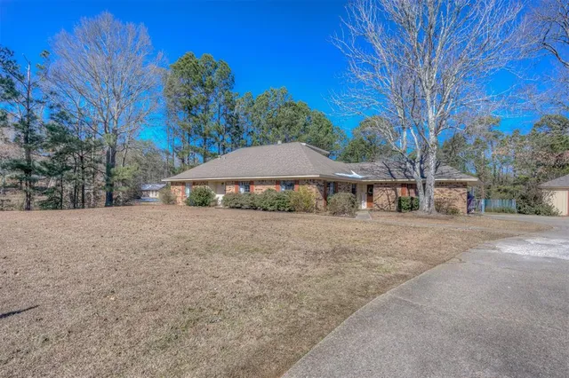 $275,000 | 242 South Tanglewood Drive, Minden, LA 71055