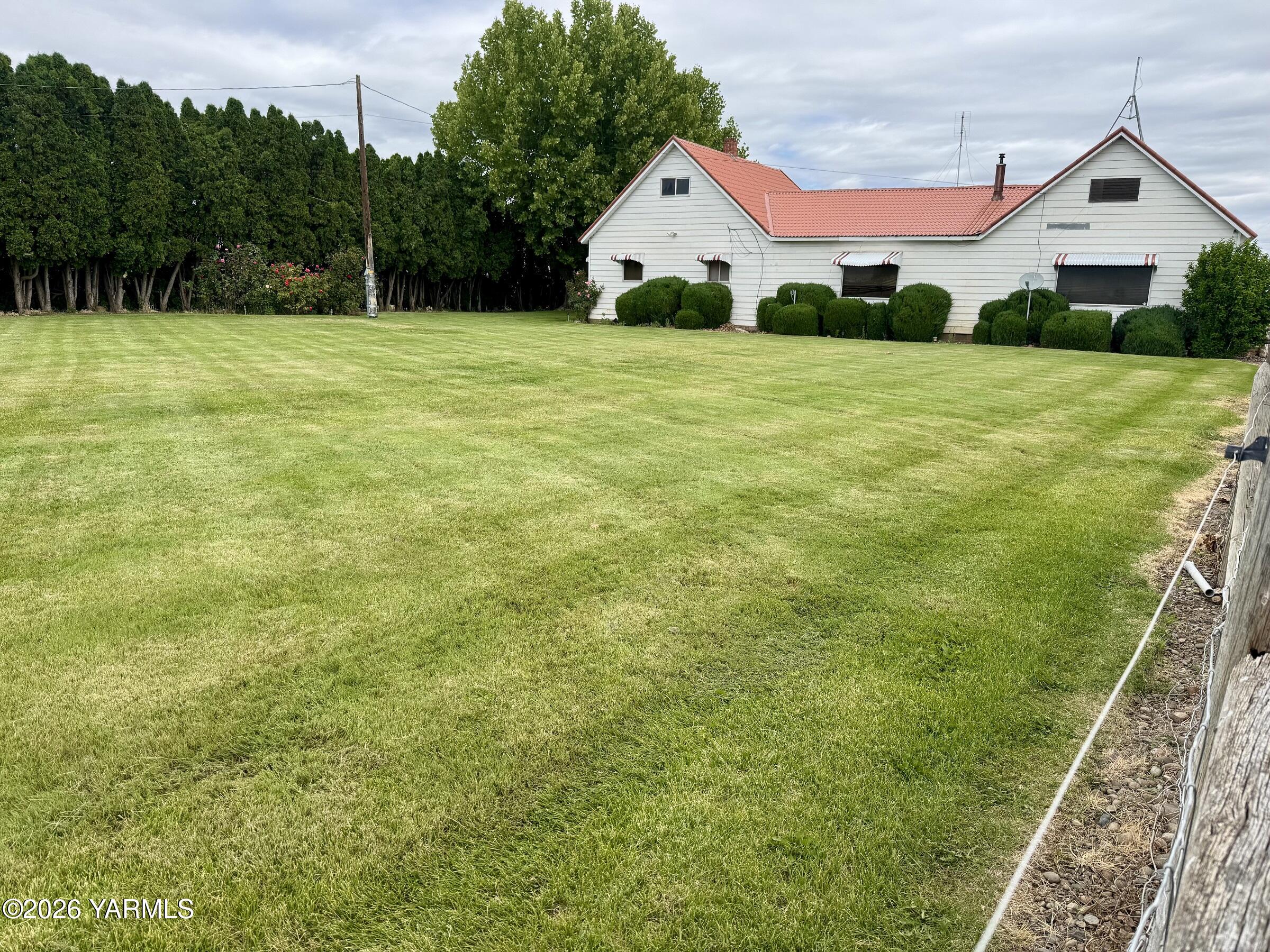 4201 McDonald Road Wapato, WA 98951 - Photo 1 of 9 Main
