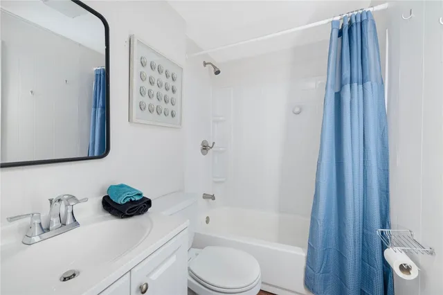 $2,400 | 66 Knowlesway, Unit UPPR, Narragansett, RI 02882