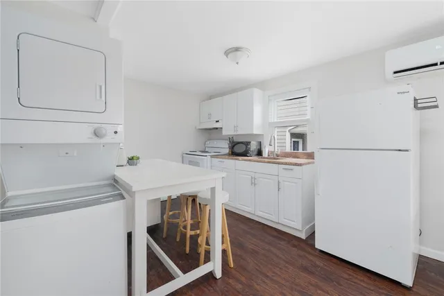 $2,400 | 66 Knowlesway, Unit UPPR, Narragansett, RI 02882