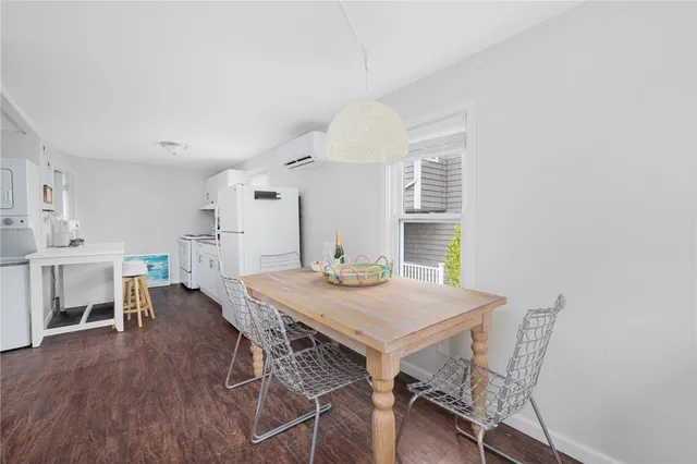 $2,400 | 66 Knowlesway, Unit UPPR, Narragansett, RI 02882