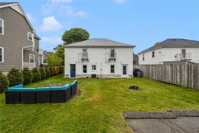 $2,400 | 66 Knowlesway, Unit UPPR, Narragansett, RI 02882