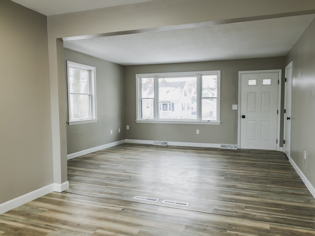 11 Champlain Street Springfield, MA 01151 - Photo 3 of 20 Gallery Image 3