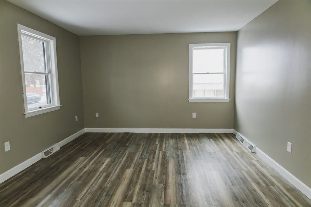 11 Champlain Street Springfield, MA 01151 - Photo 8 of 20 Gallery Image 8
