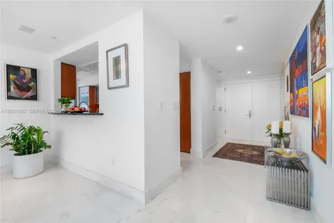 $1,345,000 | 1331 Brickell Bay Drive, Unit 408, Miami, FL 33131
