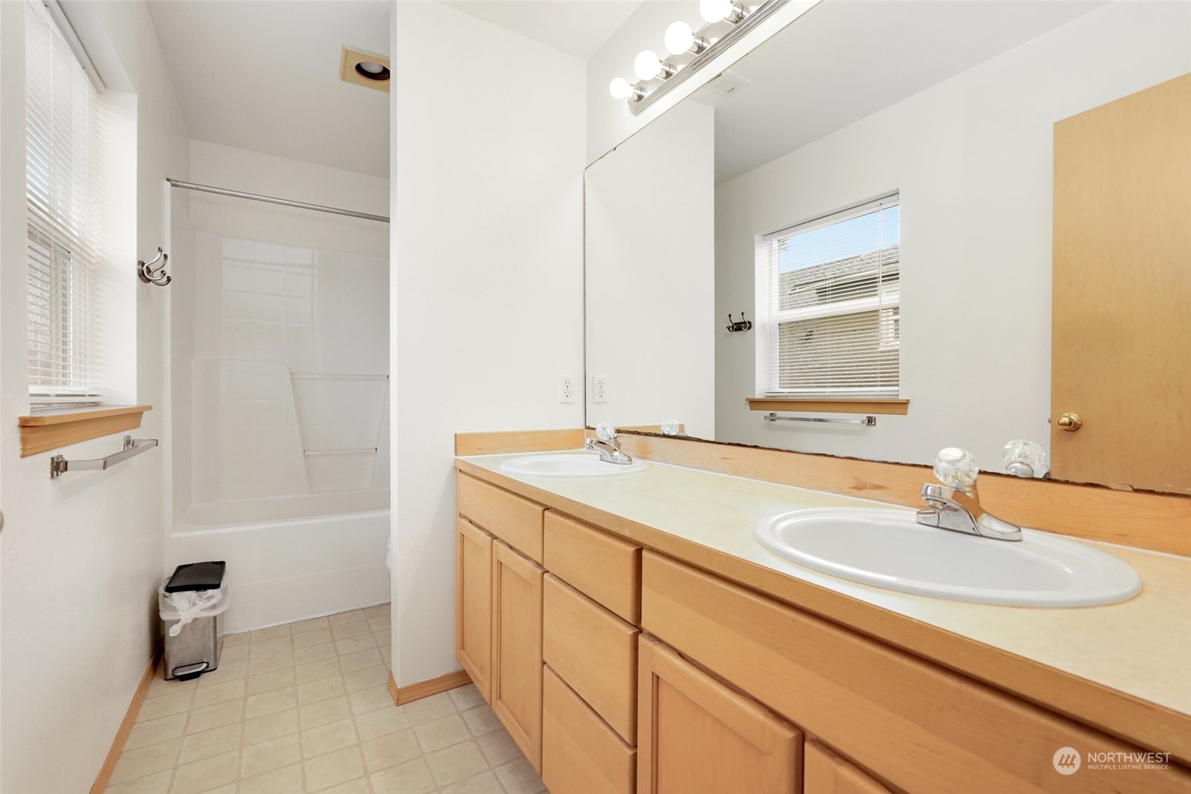 1007 Rockefeller Avenue Everett, WA 98201 - Photo 23 of 28 Gallery Image 23