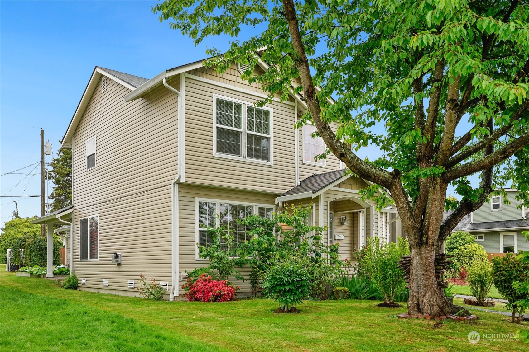 1007 Rockefeller Avenue Everett, WA 98201 - Photo 3 of 28 Gallery Image 3