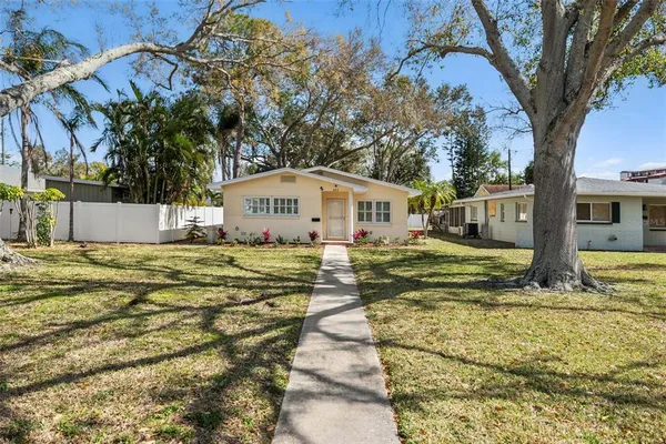 $3,000 | 662 Villa Grande Avenue South, St. Petersburg, FL 33707
