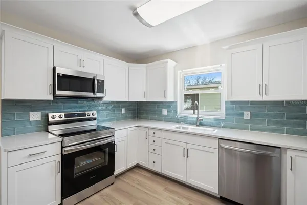 $3,000 | 662 Villa Grande Avenue South, St. Petersburg, FL 33707