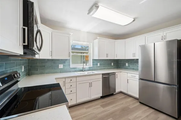 $3,000 | 662 Villa Grande Avenue South, St. Petersburg, FL 33707