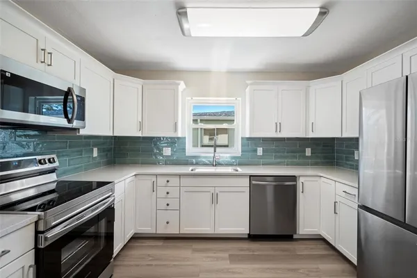 $3,000 | 662 Villa Grande Avenue South, St. Petersburg, FL 33707