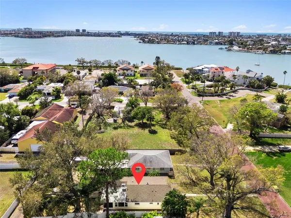 $3,000 | 662 Villa Grande Avenue South, St. Petersburg, FL 33707