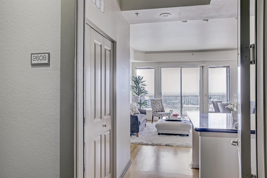 3505 Sage Road, Unit 2608 Houston, TX 77056 - Photo 2 of 10