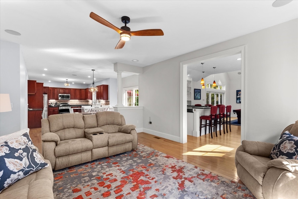71 Silver Fox Road Franklin, MA 02038 - Photo 7 of 41 Gallery Image 7