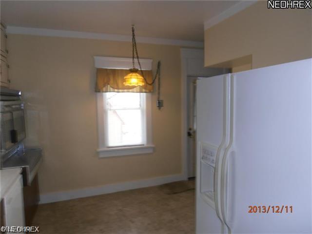 814 Broad Avenue Northwest Canton, OH 44708 - Photo 4 of 12 Gallery Image 4
