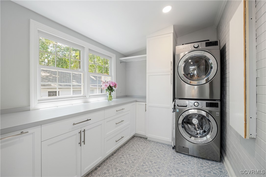 9603 River Road Henrico, VA 23229 - Photo 41 of 50 a utility room with sink dryer and washer