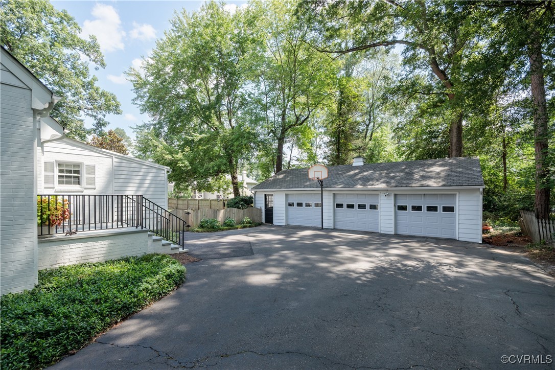 9603 River Road Henrico, VA 23229 - Photo 50 of 50 front view of a house with a yard