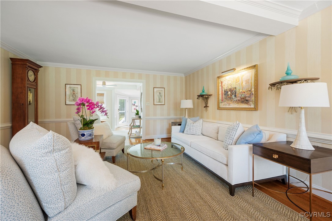 9603 River Road Henrico, VA 23229 - Photo 10 of 50 a living room with furniture and flowers