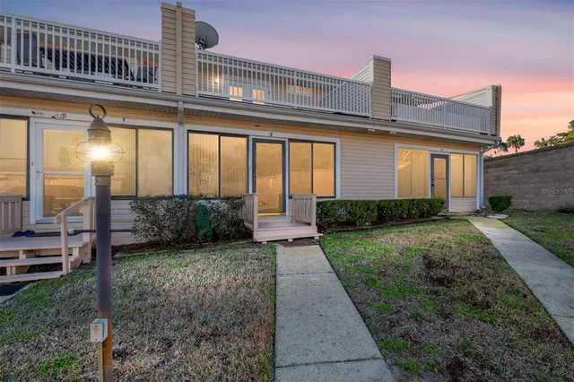 $275,000 | 11001 Southeast Sunset Harbor Road, Unit D18, Summerfield, FL 34491