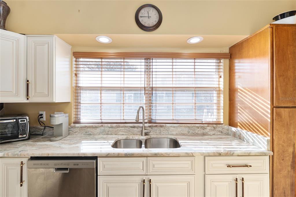 11001 Southeast Sunset Harbor Road, Unit D18 Summerfield, FL 34491 - Photo 16 of 41