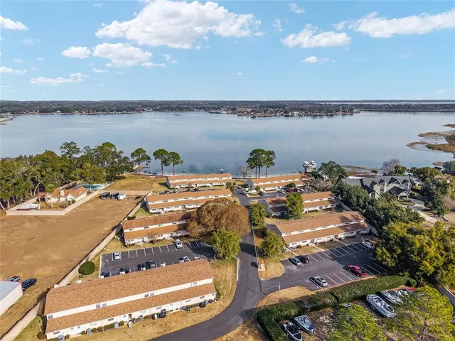 $275,000 | 11001 Southeast Sunset Harbor Road, Unit D18, Summerfield, FL 34491