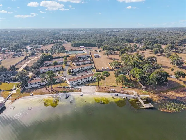 $275,000 | 11001 Southeast Sunset Harbor Road, Unit D18, Summerfield, FL 34491