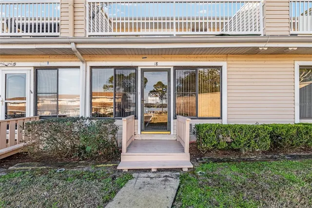 $275,000 | 11001 Southeast Sunset Harbor Road, Unit D18, Summerfield, FL 34491