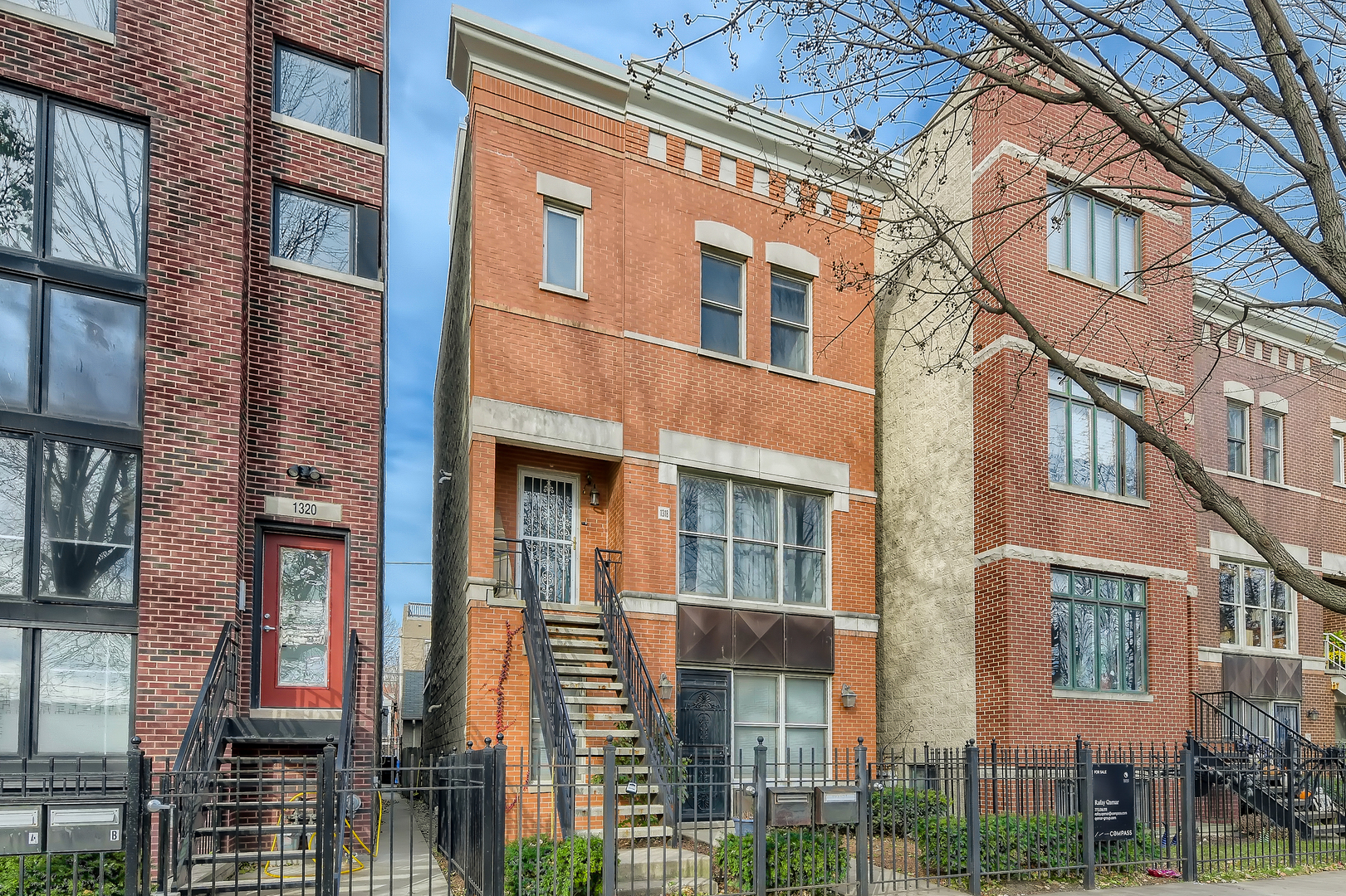 1318 West Grenshaw Street, Unit B Chicago, IL 60607 - Photo 1 of 16 a front view of a multi story building