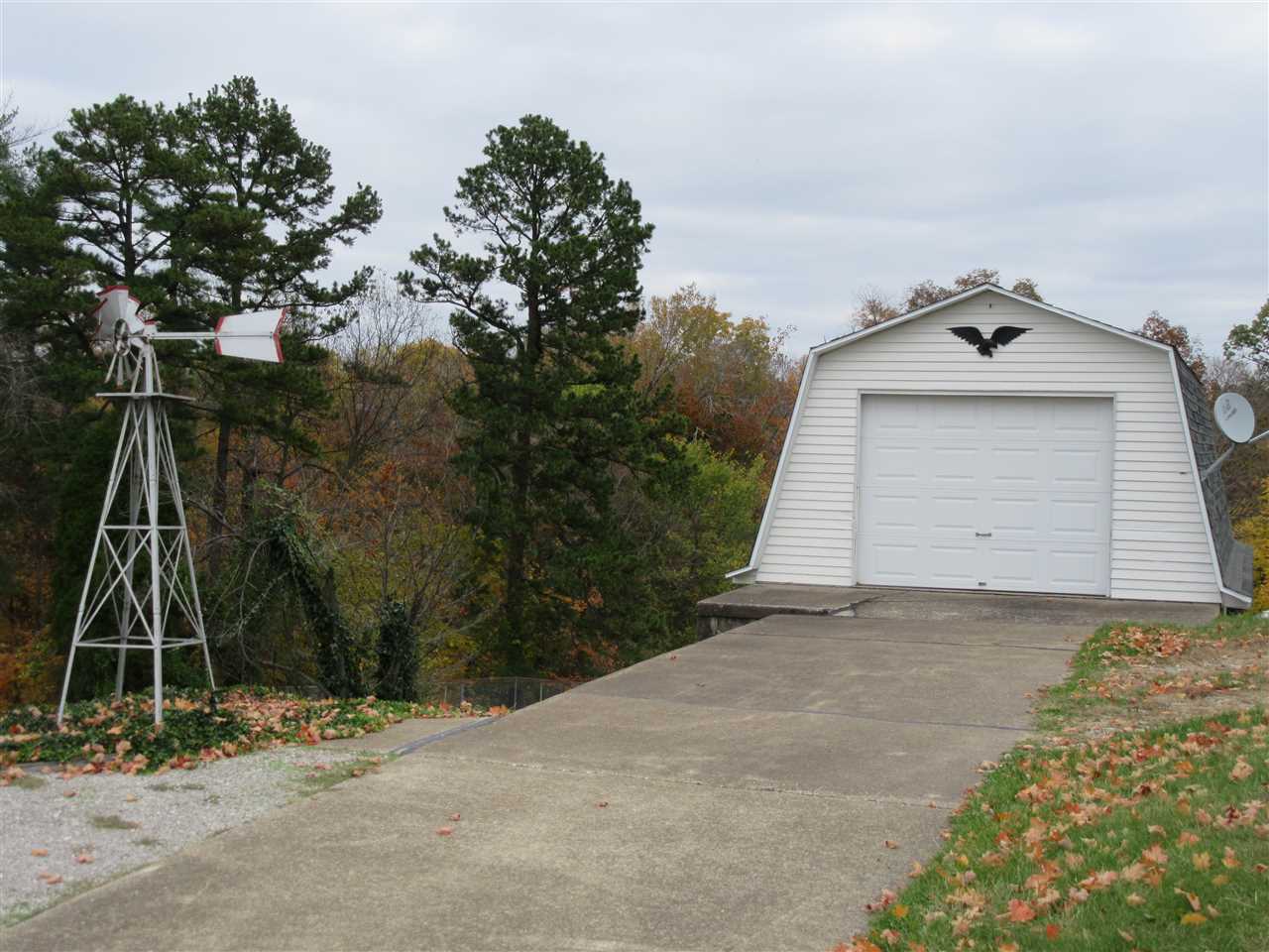 1998 Troy Ridge Road Tell City, IN 47586 - Photo 5 of 33