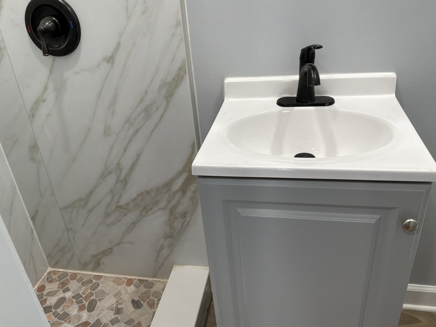 224 East Cass Street, Unit 2R Joliet, IL 60432 - Photo 6 of 24 a close view of sink