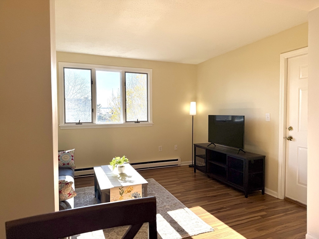 28 Claremont Terrace, Unit 6 Swampscott, MA 01907 - Photo 13 of 39