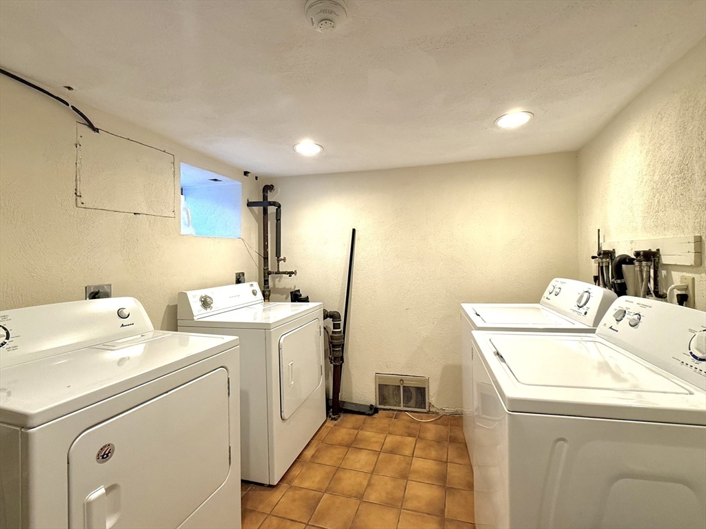 28 Claremont Terrace, Unit 6 Swampscott, MA 01907 - Photo 26 of 39