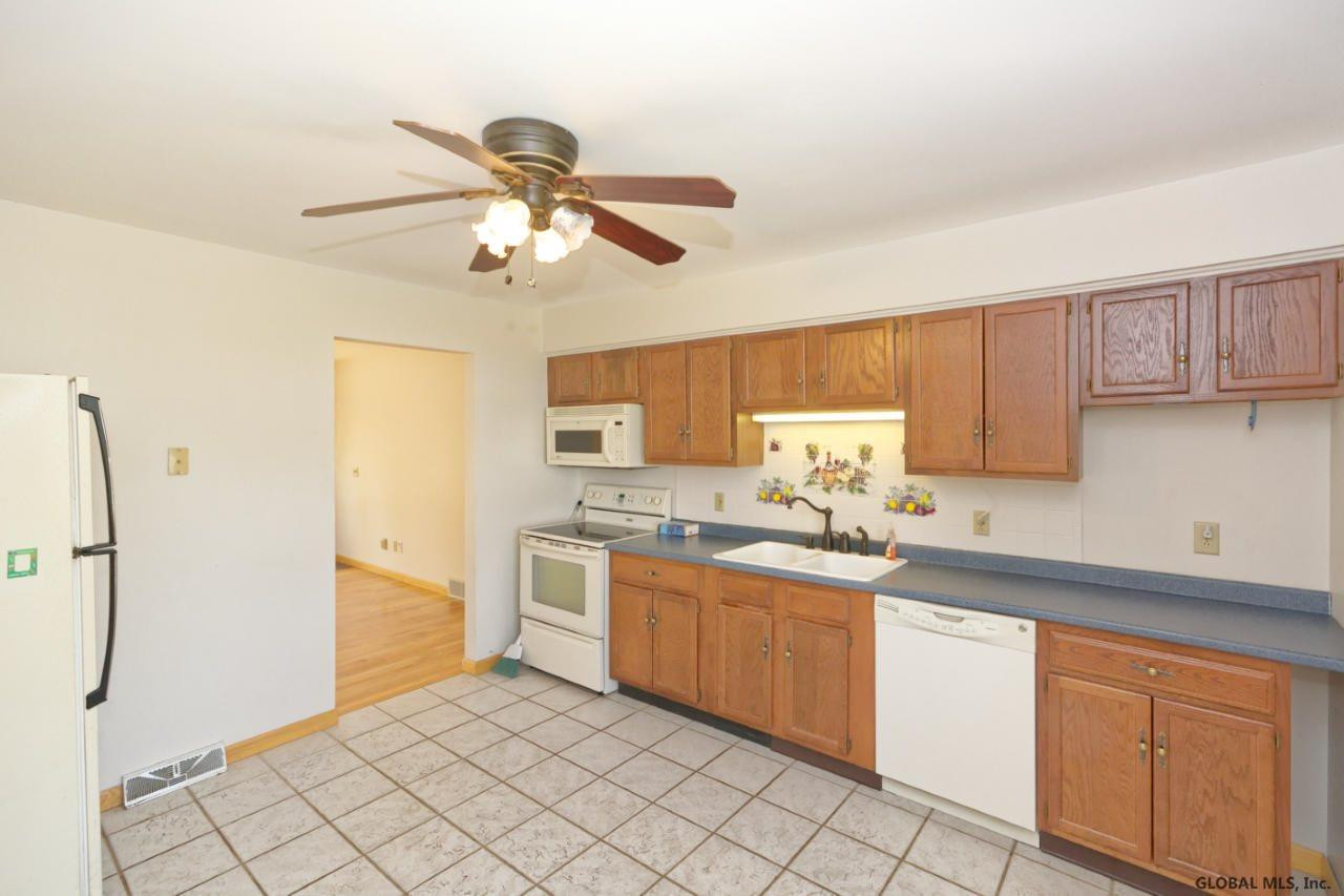 30 Colleen Road Troy, NY 12180 - Photo 7 of 19 Photo 7