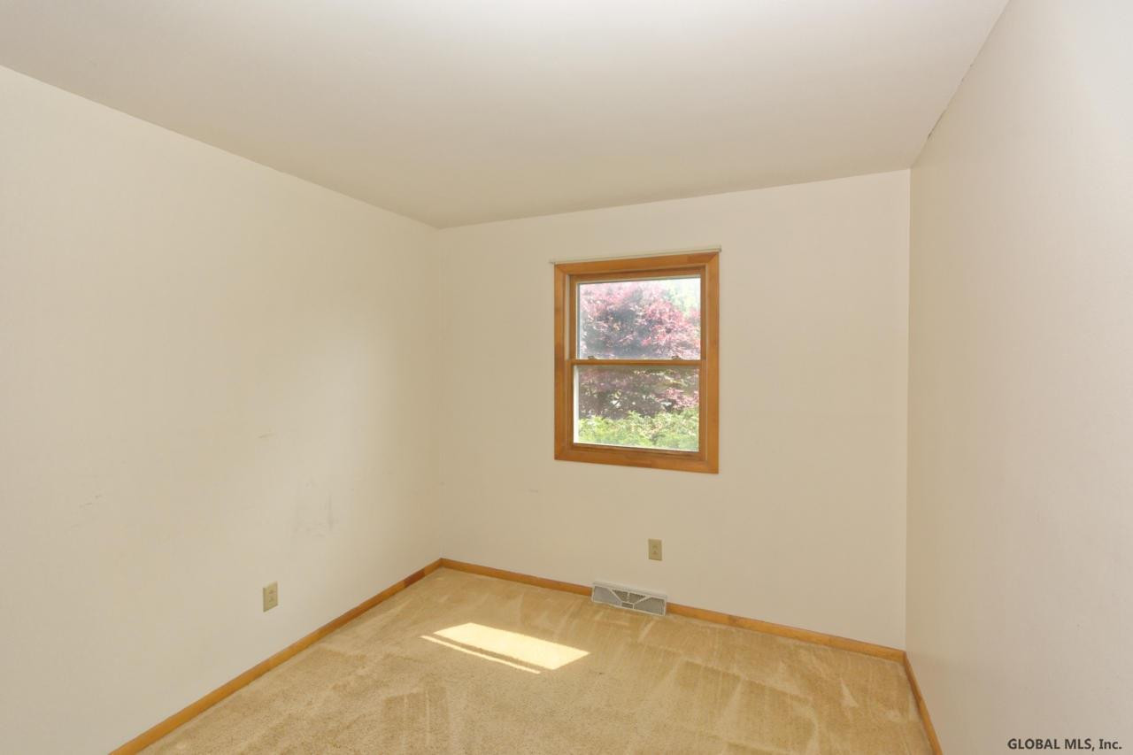 30 Colleen Road Troy, NY 12180 - Photo 8 of 19 Photo 8