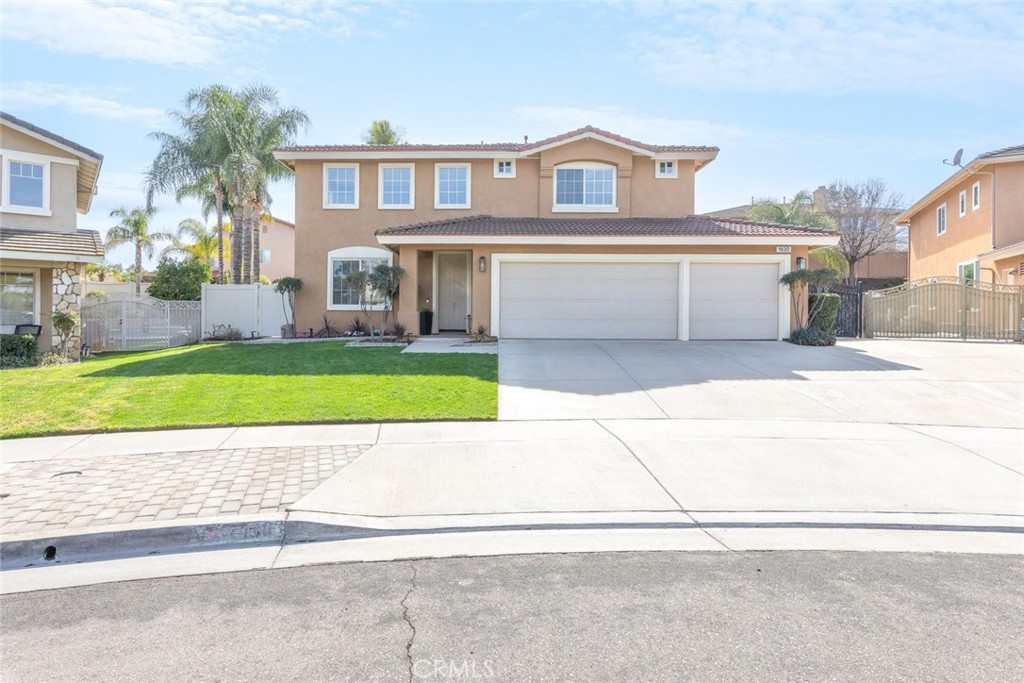 1430 Baldwin Drive Corona, CA 92881 - Photo 3 of 61 a view of a yard in front of a house