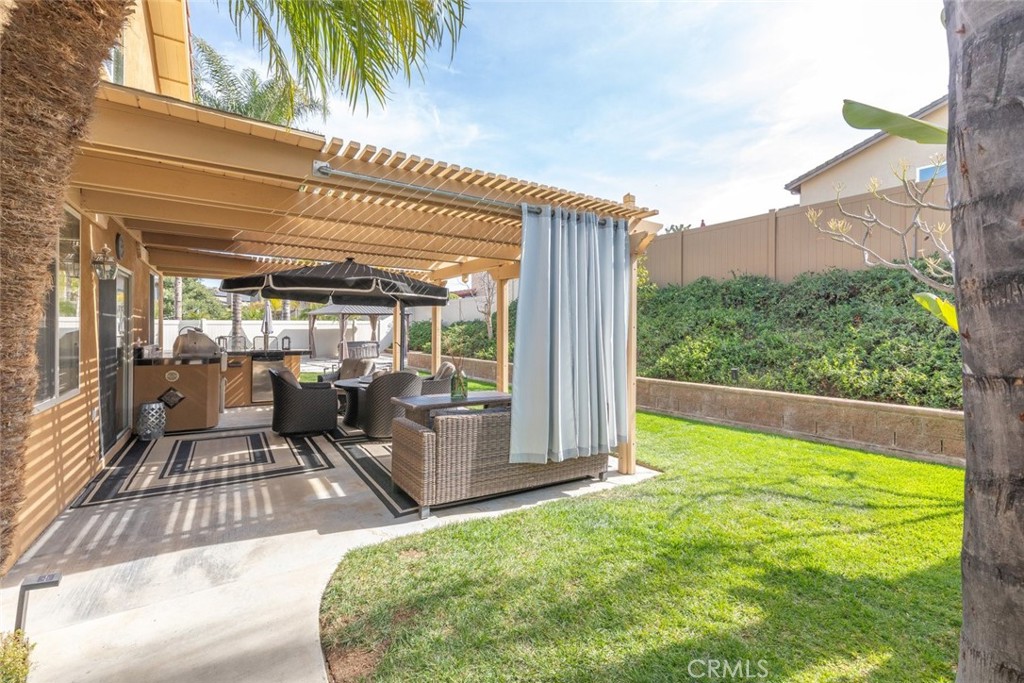 1430 Baldwin Drive Corona, CA 92881 - Photo 47 of 61 a view of a backyard with garden