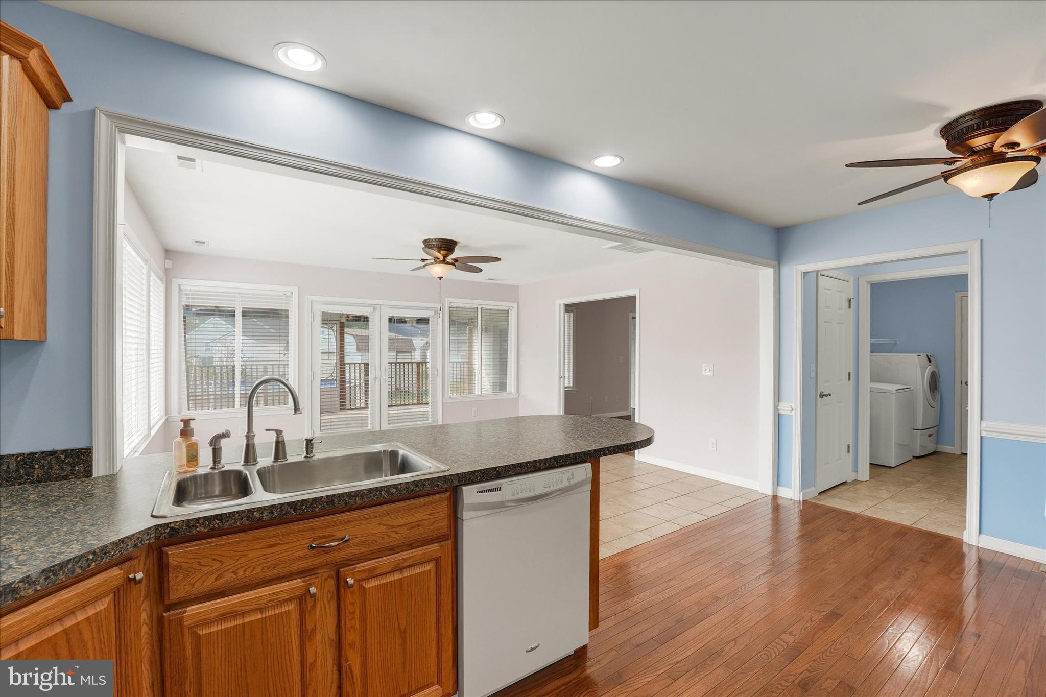 4 Rene Carr Street Elkton, MD 21921 - Photo 10 of 44 Peninsula w/Seating-Recessed Lighting-Double Sink