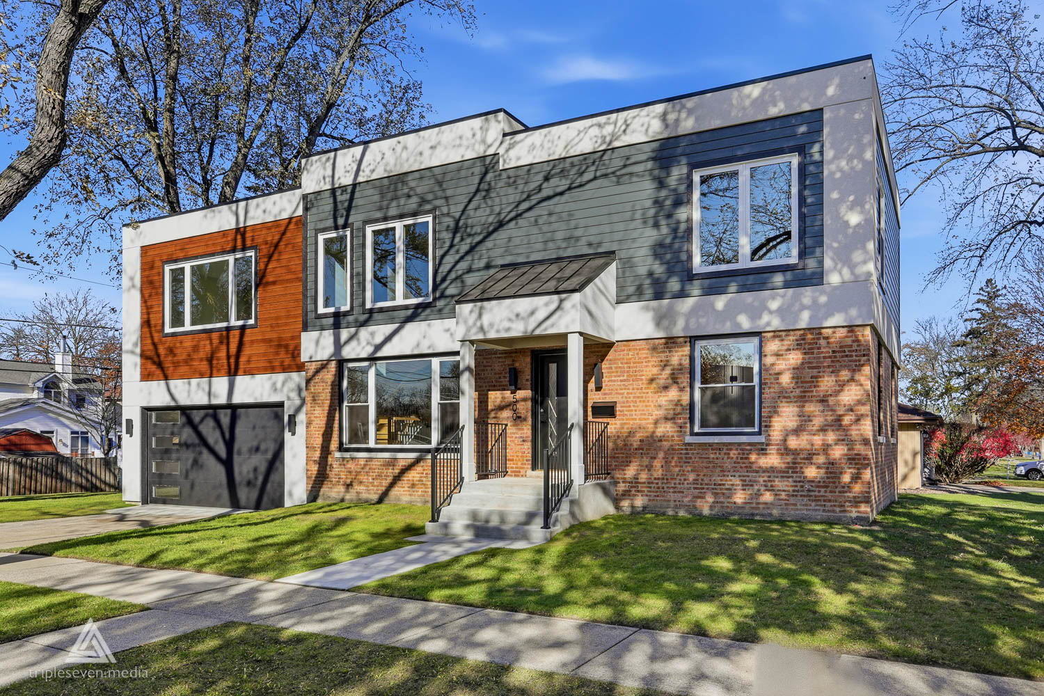 500 North Fairview Avenue Mount Prospect, IL 60056 - Photo 2 of 49 front view of a house with a yard